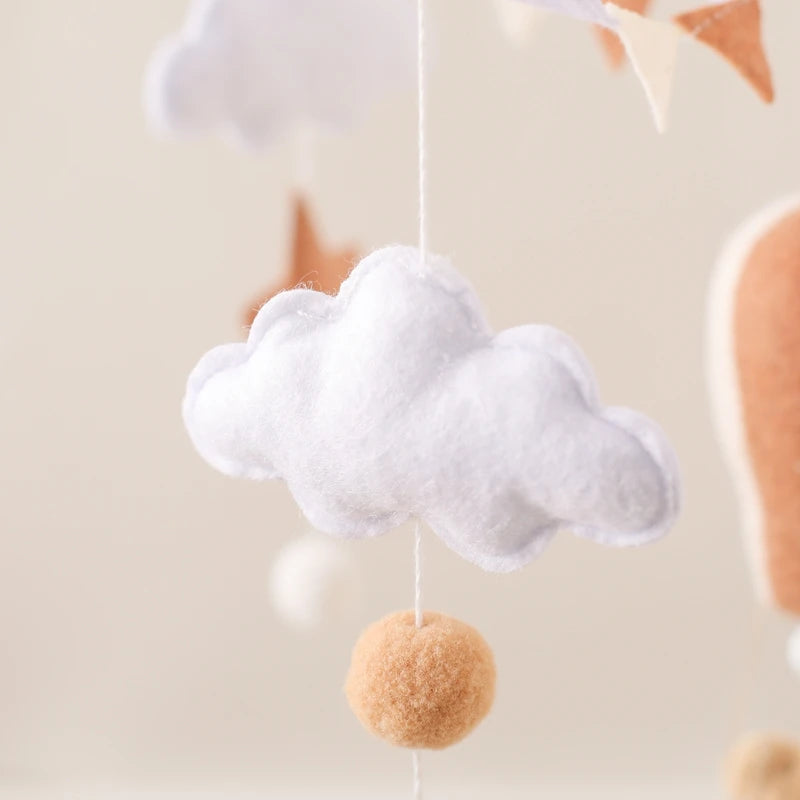 Baby Crib Mobile Wooden Bed Bell Rattle Toy Soft Felt Hot Air Balloon Wind Chime Pendant Newborn Comfort Bed Bell Toys Baby Gift